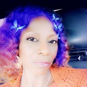 Meet your Posher, Della